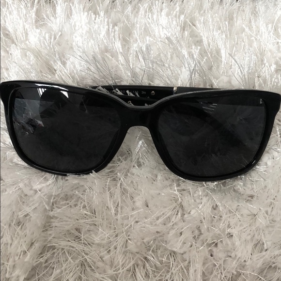 Burberry Accessories - Burberry Sunglasses